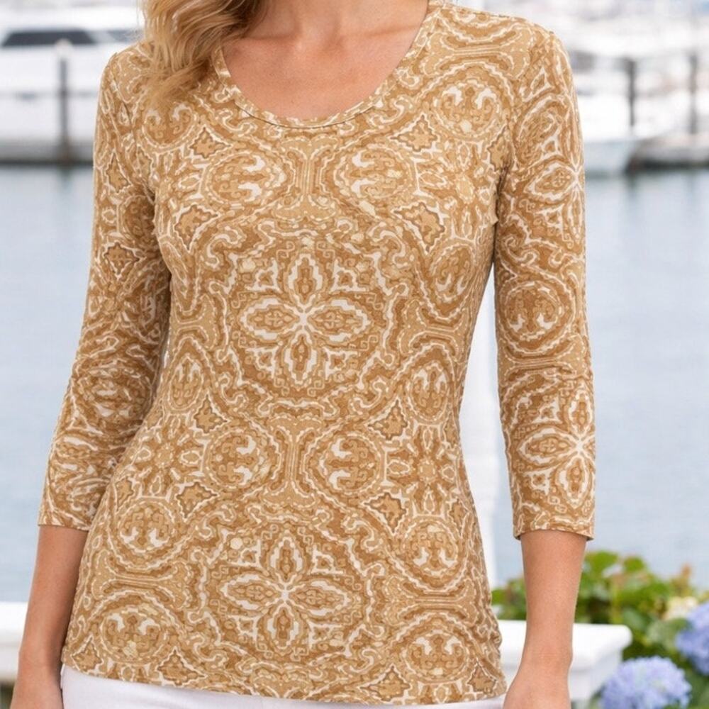 J Mclaughlin Signature Tee Large Folklore Geometric Gold Beige Catalina Cloth